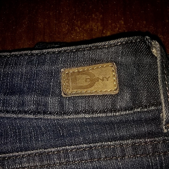 DKNY Jeans - Picture 4 of 5